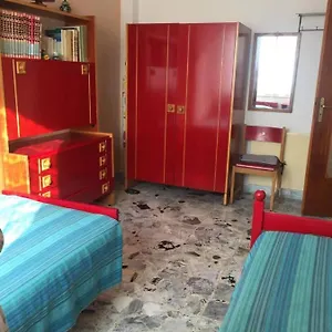 https://a-due-passi-dal-mare-vallecrosia.hotelitalianriviera.com
